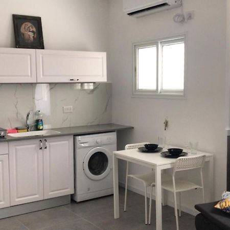Isramax Low-Cost Apartment Near The Sea. Bat Yam Ngoại thất bức ảnh