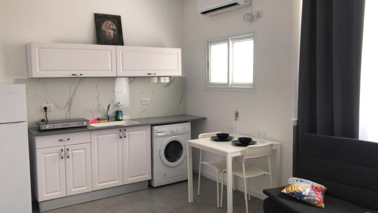 Isramax Low-Cost Apartment Near The Sea. Bat Yam Ngoại thất bức ảnh